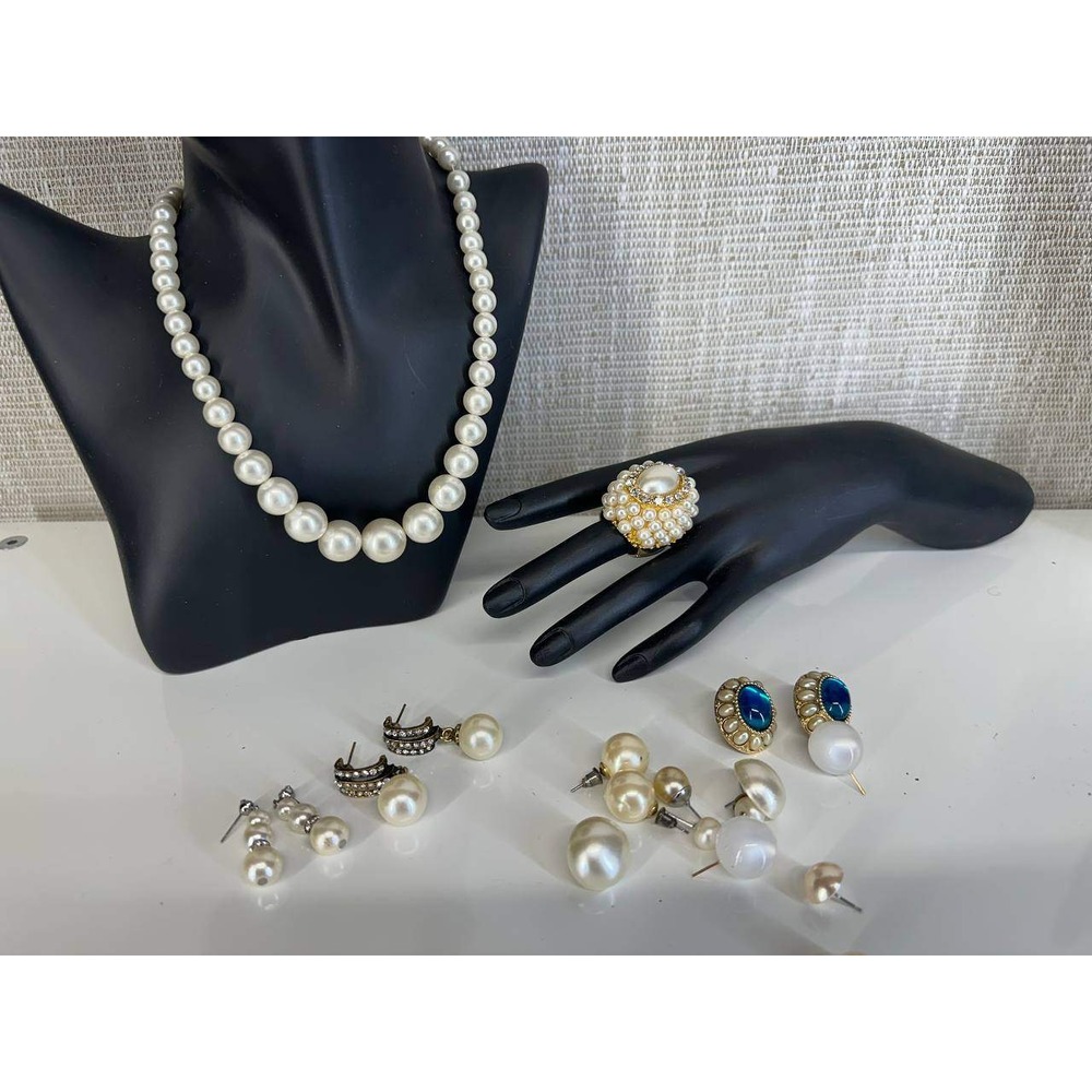 Vintage Faux Pearl Jewelry Lot Necklace Ring Earrings Rhinestones 056 (17)